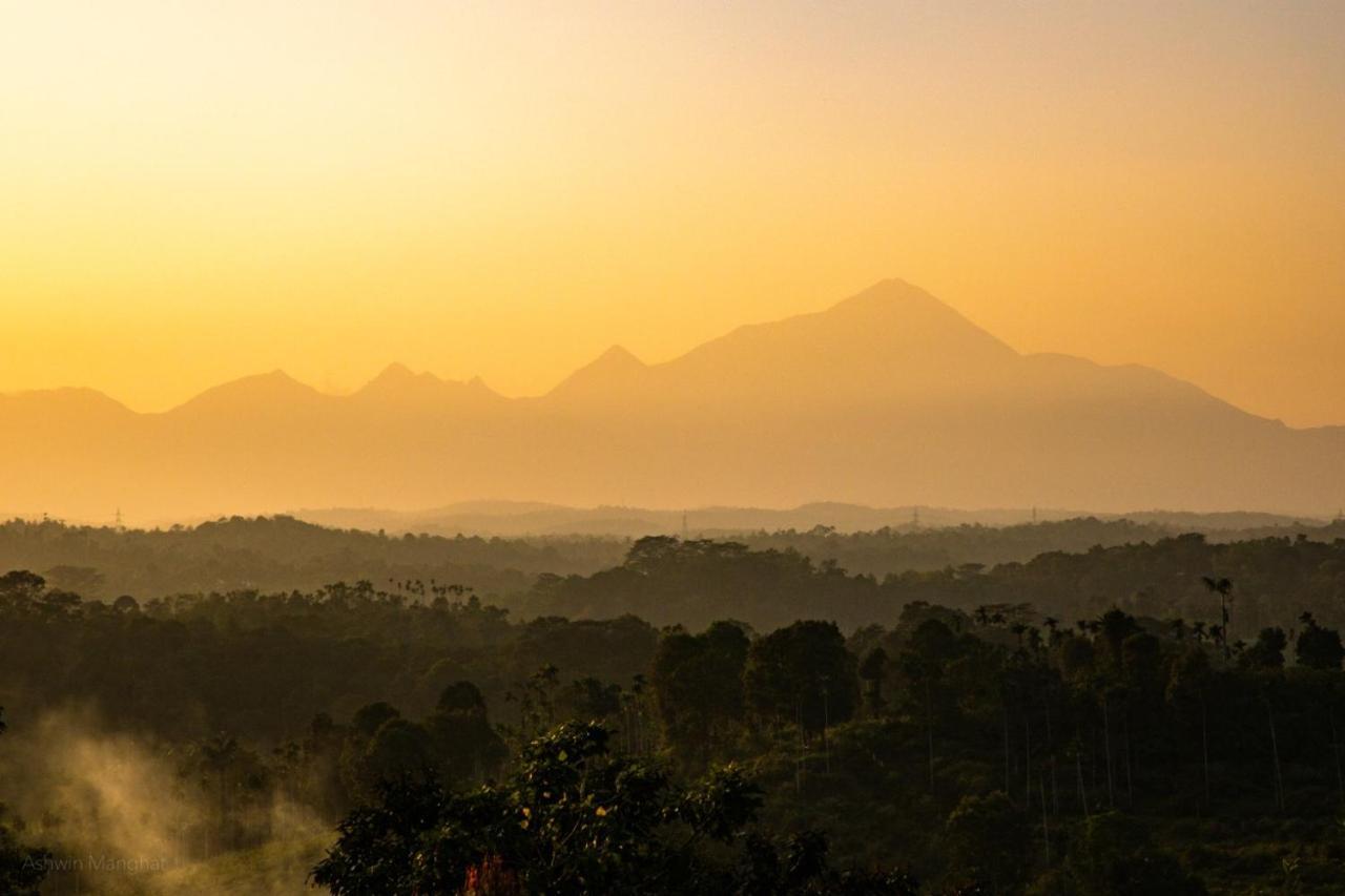 Raveendra Inn Kalpetta Esterno foto