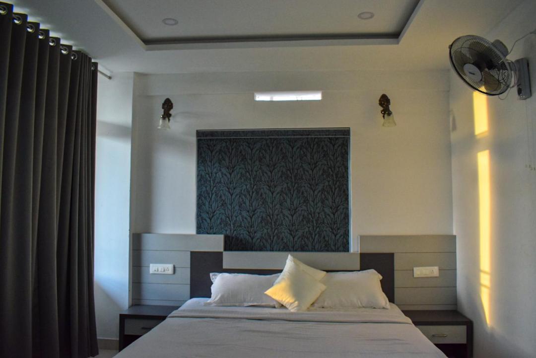 Raveendra Inn Kalpetta Esterno foto
