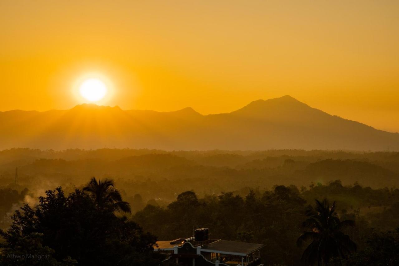 Raveendra Inn Kalpetta Esterno foto