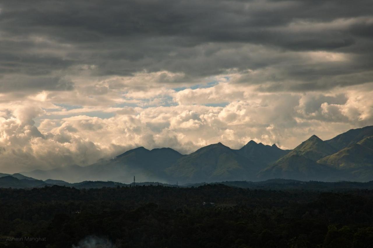 Raveendra Inn Kalpetta Esterno foto